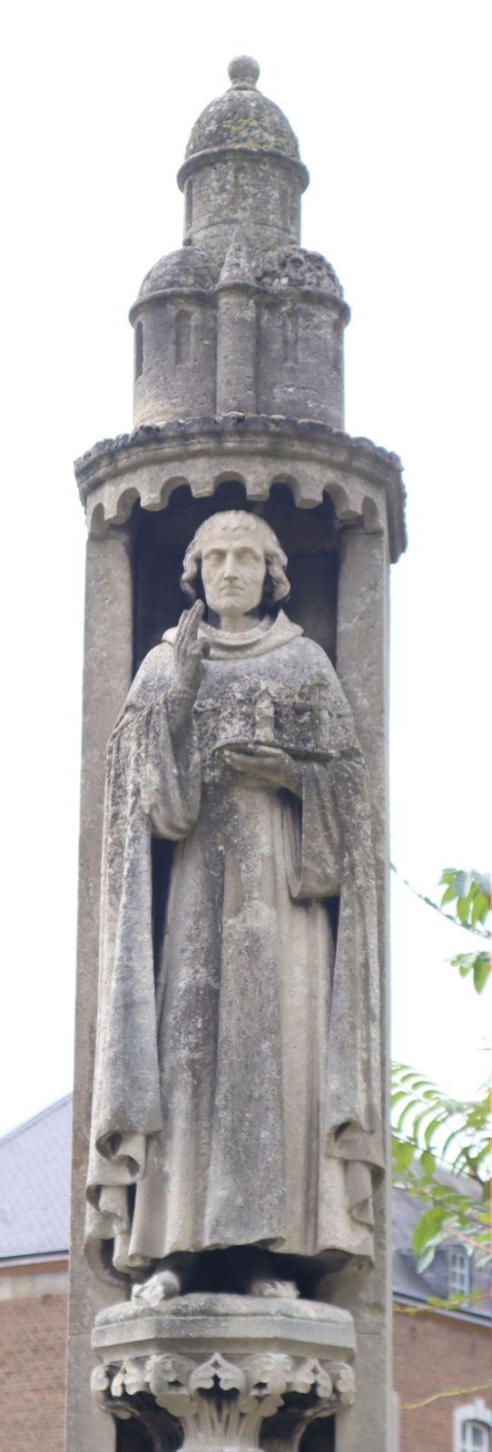 Denkmal vor dem Kloster Rolduc in Kerkrade