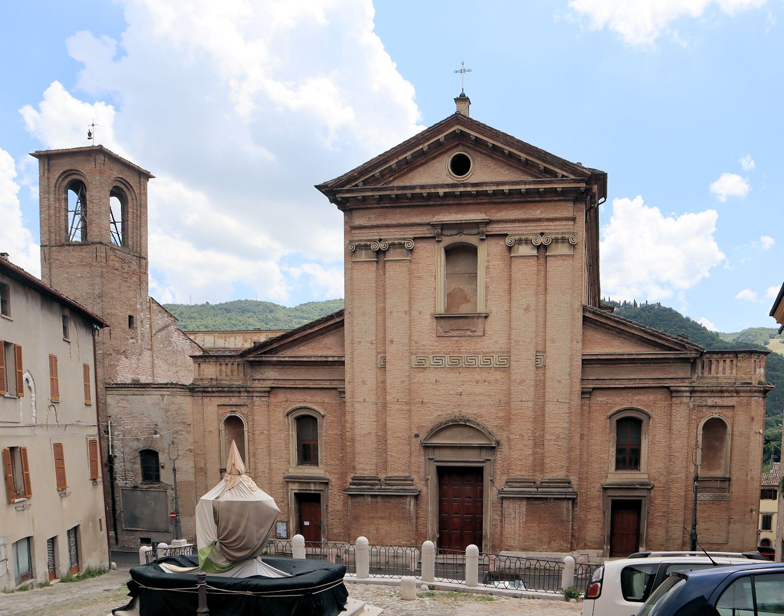 heutige Kathedrale von Fossombrone