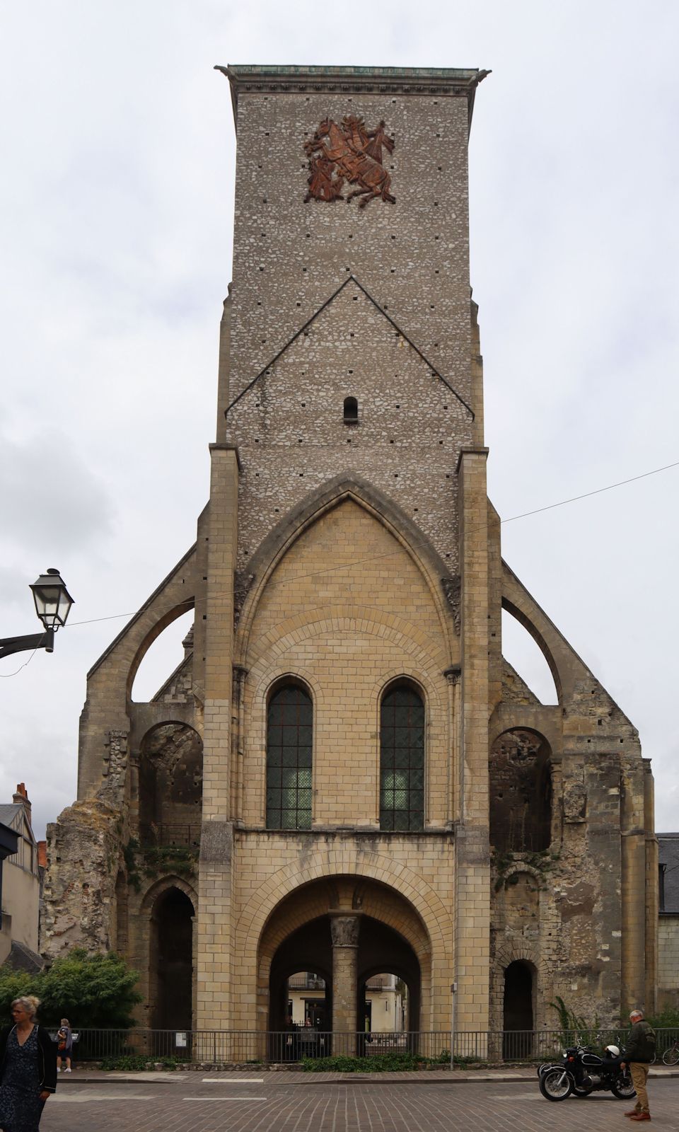 „Turm Charlemagne” an der damaligen Kirche Saint-Martin in Tours, erbaut von Karl I. „dem Großen” als Grablege für eine seiner Frauen