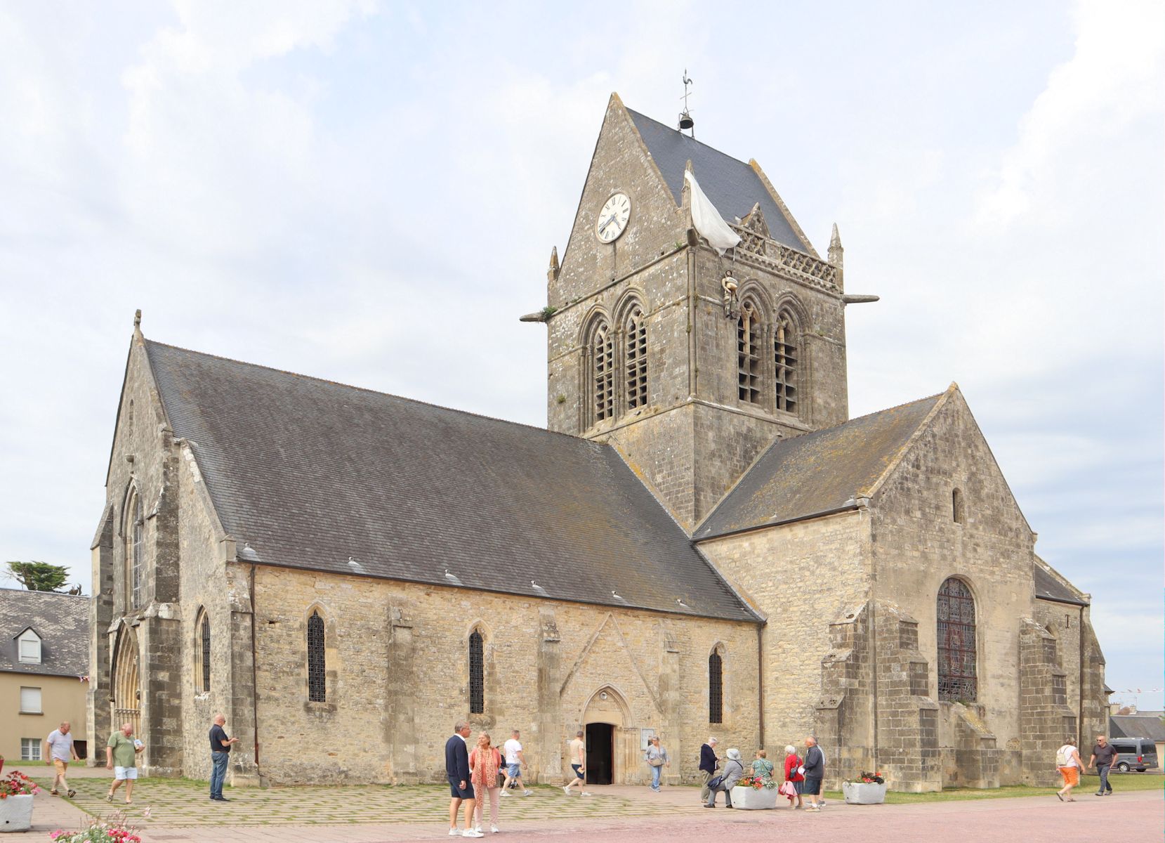 Pfarrkirche in Sainte-Mère-Église bei Cherbourg