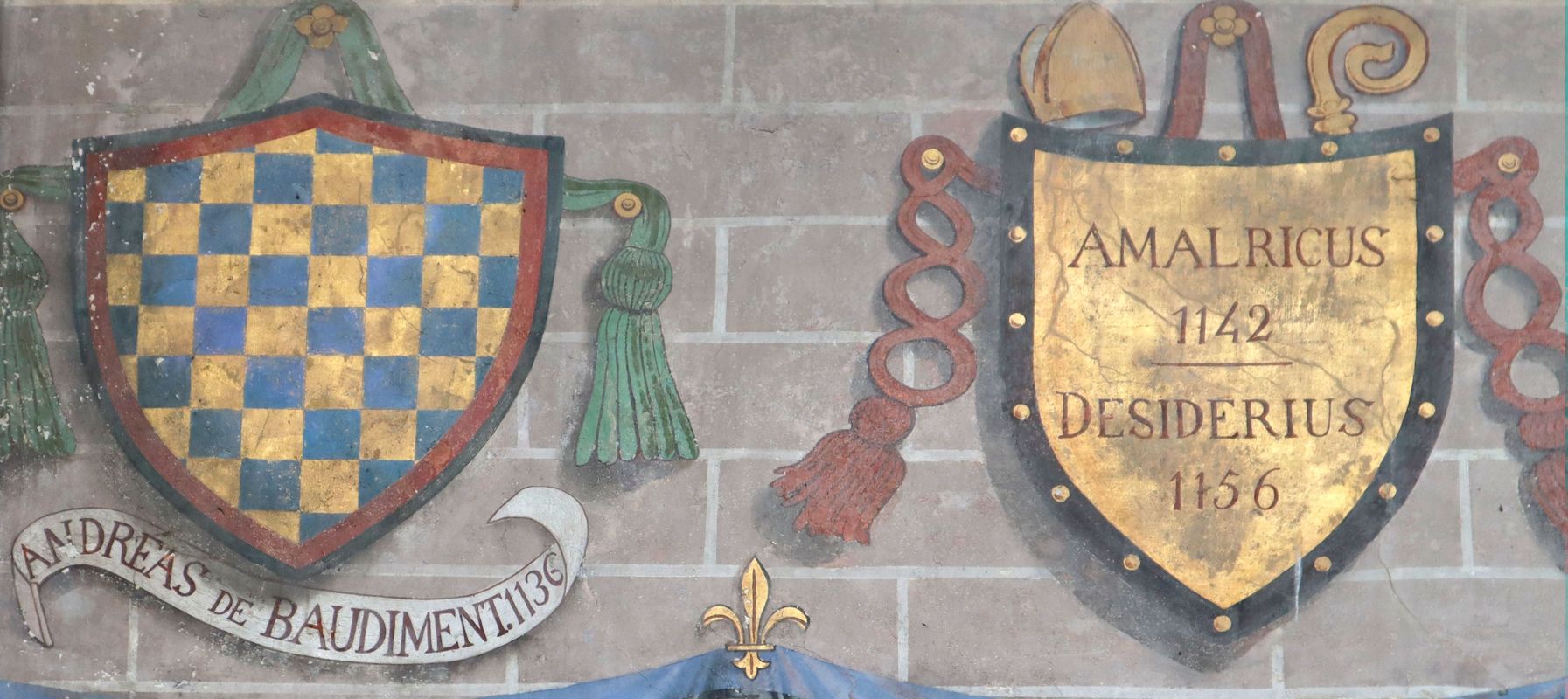 Wappen für Andreas und seinen Nachfolger Almarich, 19. Jahrhundert, in der Abtskapelle des Klosters Chaalis