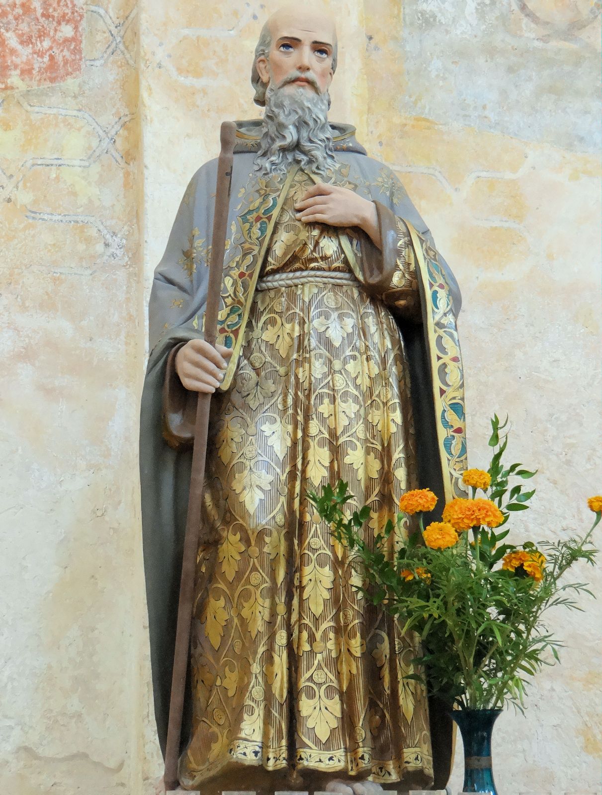 Statue in der Avitus geweihten Kirche in Saint-Avit-Sénieur
