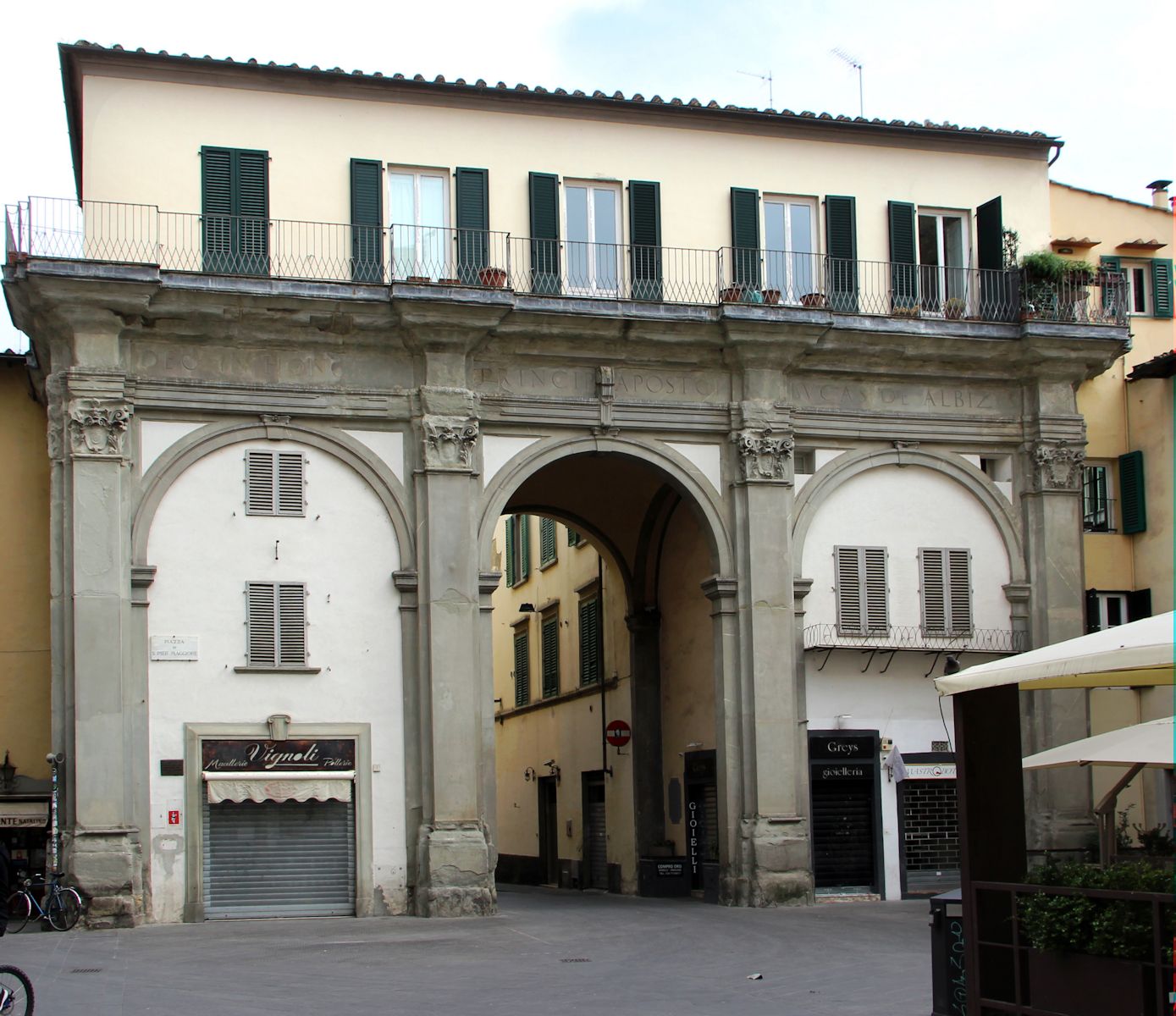 umgebaute Front der ehemaligen Kirche San Pier Maggiore in Florenz