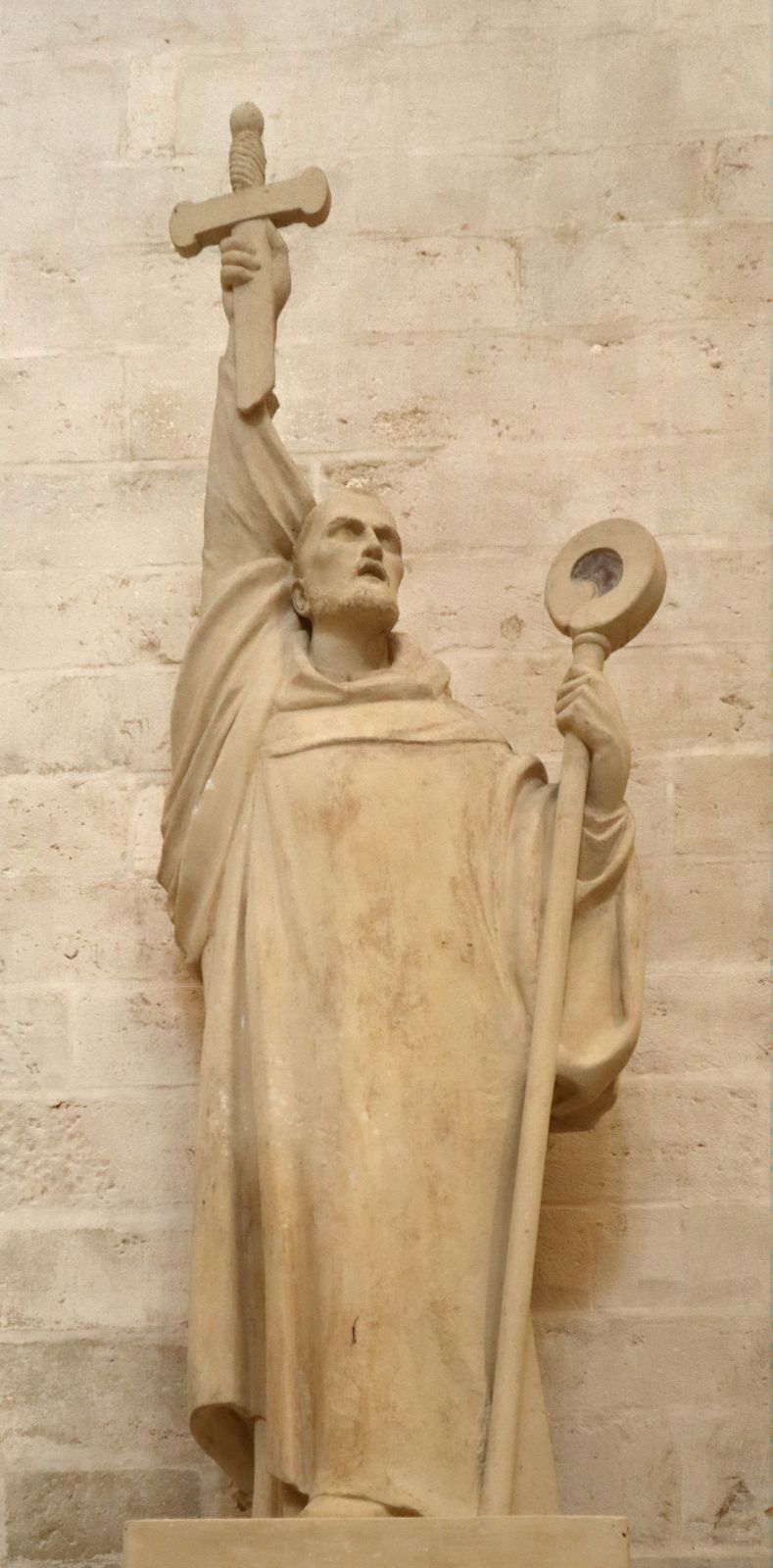 Statue in der Basilika Sainte-Marie-Madeleine in Vézelay