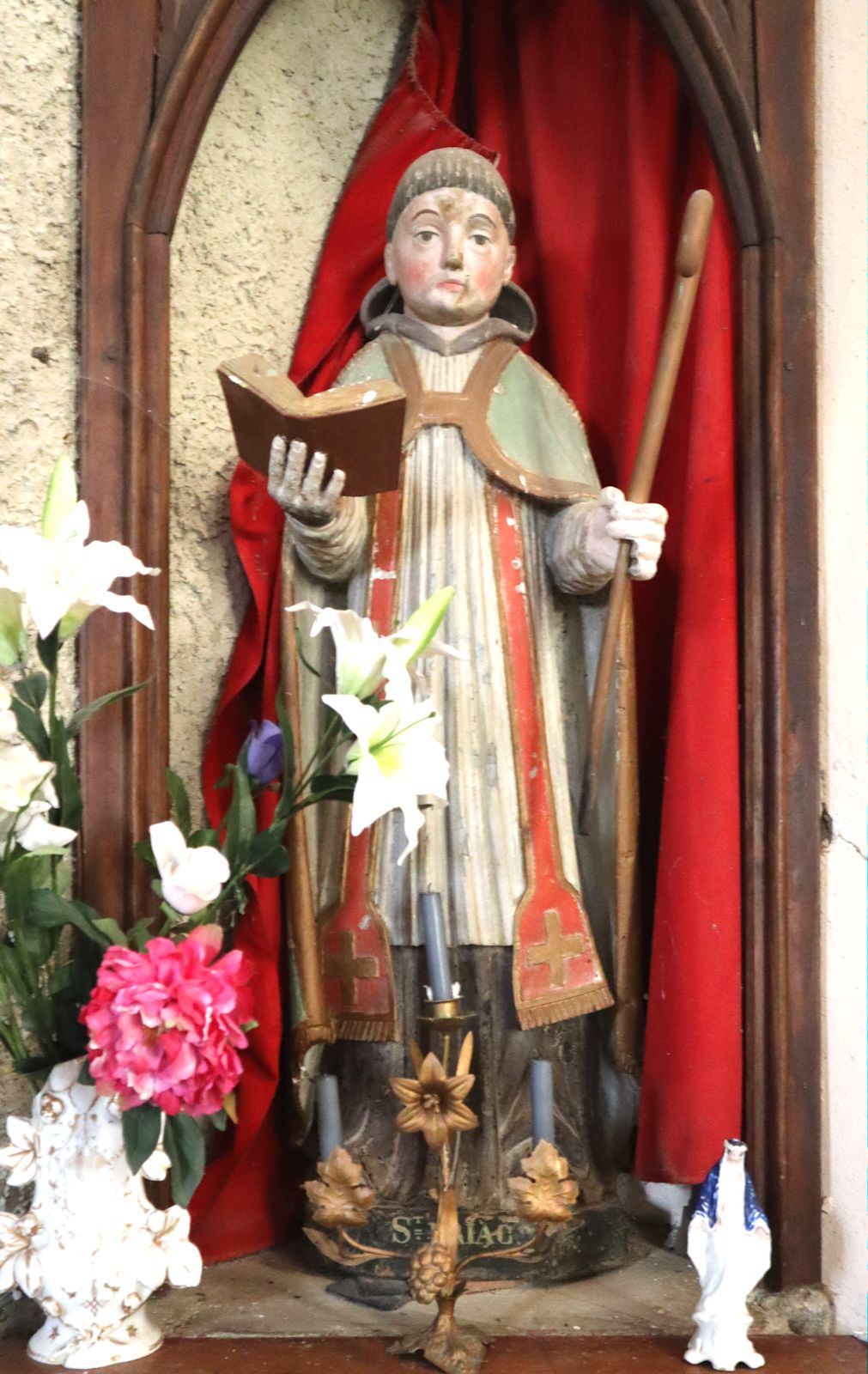 Statue in der Kirche Sainte-Marie in Lanleff in der Bretagne