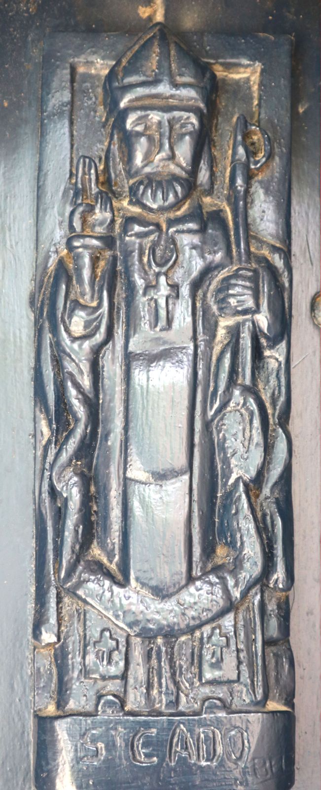 Relief an der Kapelle auf der Insel Saint-Cado im Fluss Étel in der Bretagne