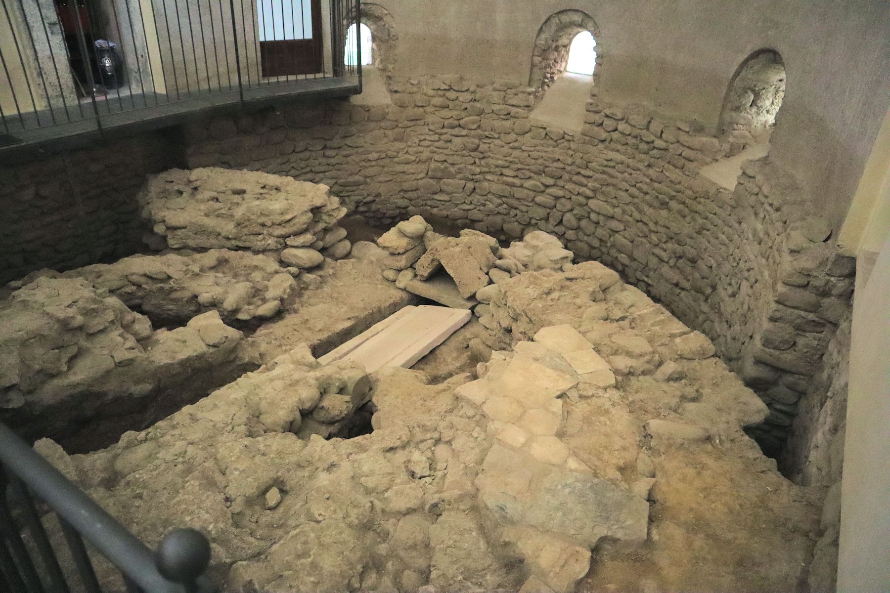 Caprasius' Grab in der ihm geweihten Kirche in Aulla