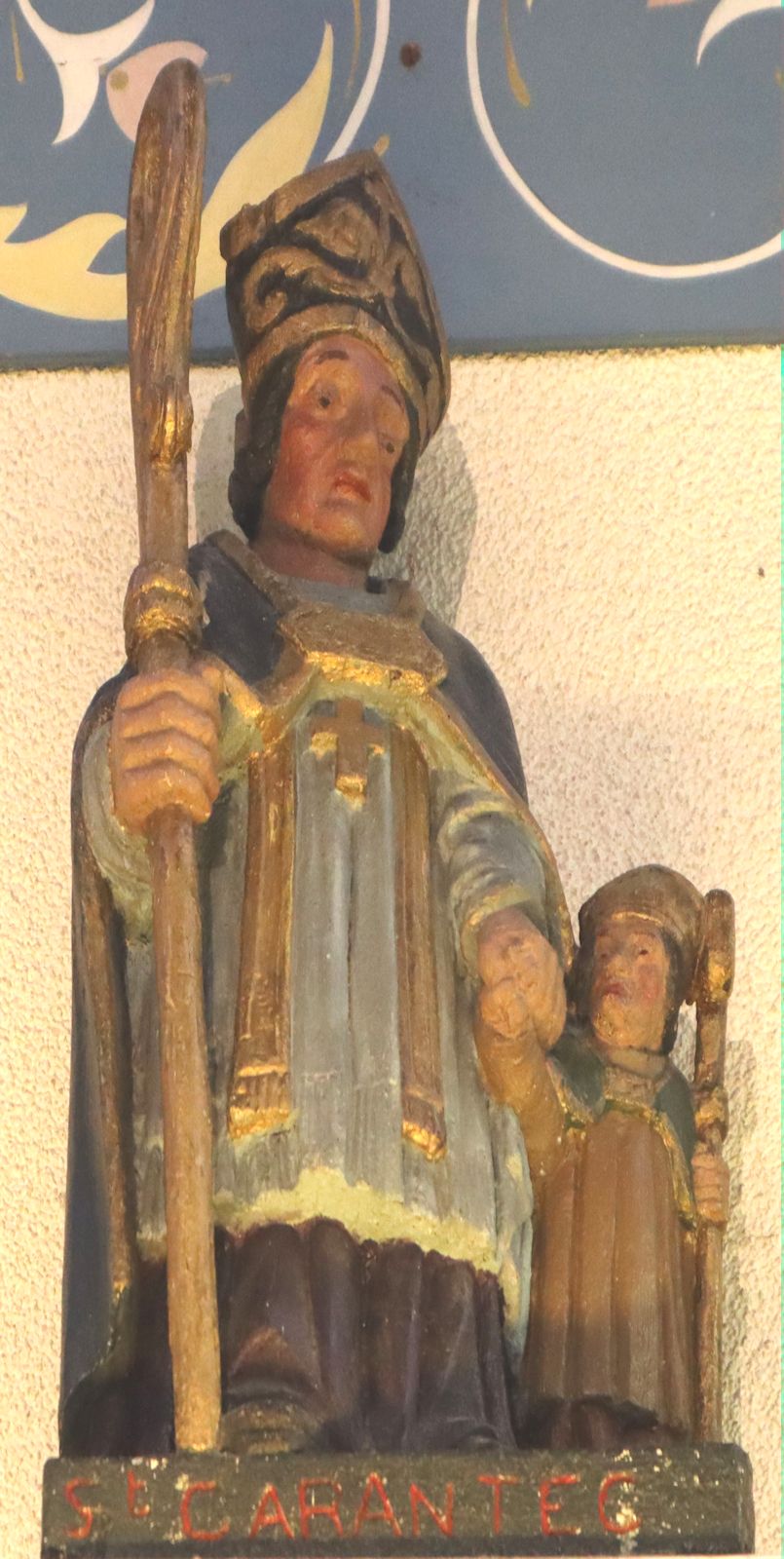 Statue in der Carantoc geweihten Kirche Saint-Carantec in Carantec