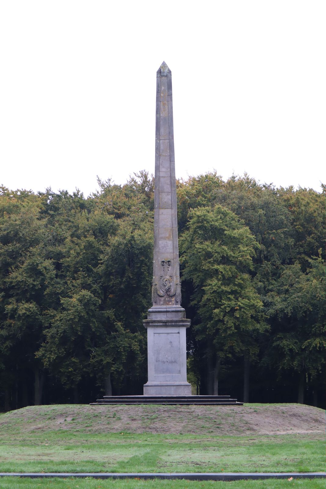Denkmal für den Frieden vin Rijswijk, 1792, im Wald in Rijswijk