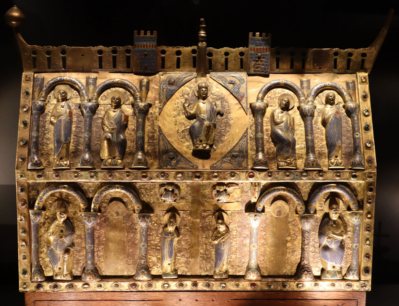emaillierter Reliquienschrein, um 1212, in der in der Dulcidius geweihten Kirche in Chamberet