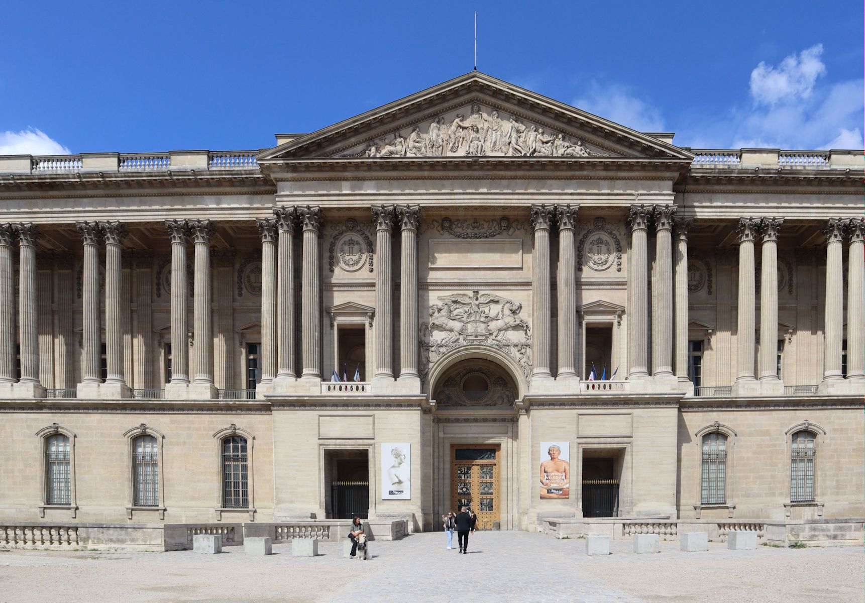 Ostfront des heutigen Palastes Luvre, damals Standort des Schlosses Louvre in Paris