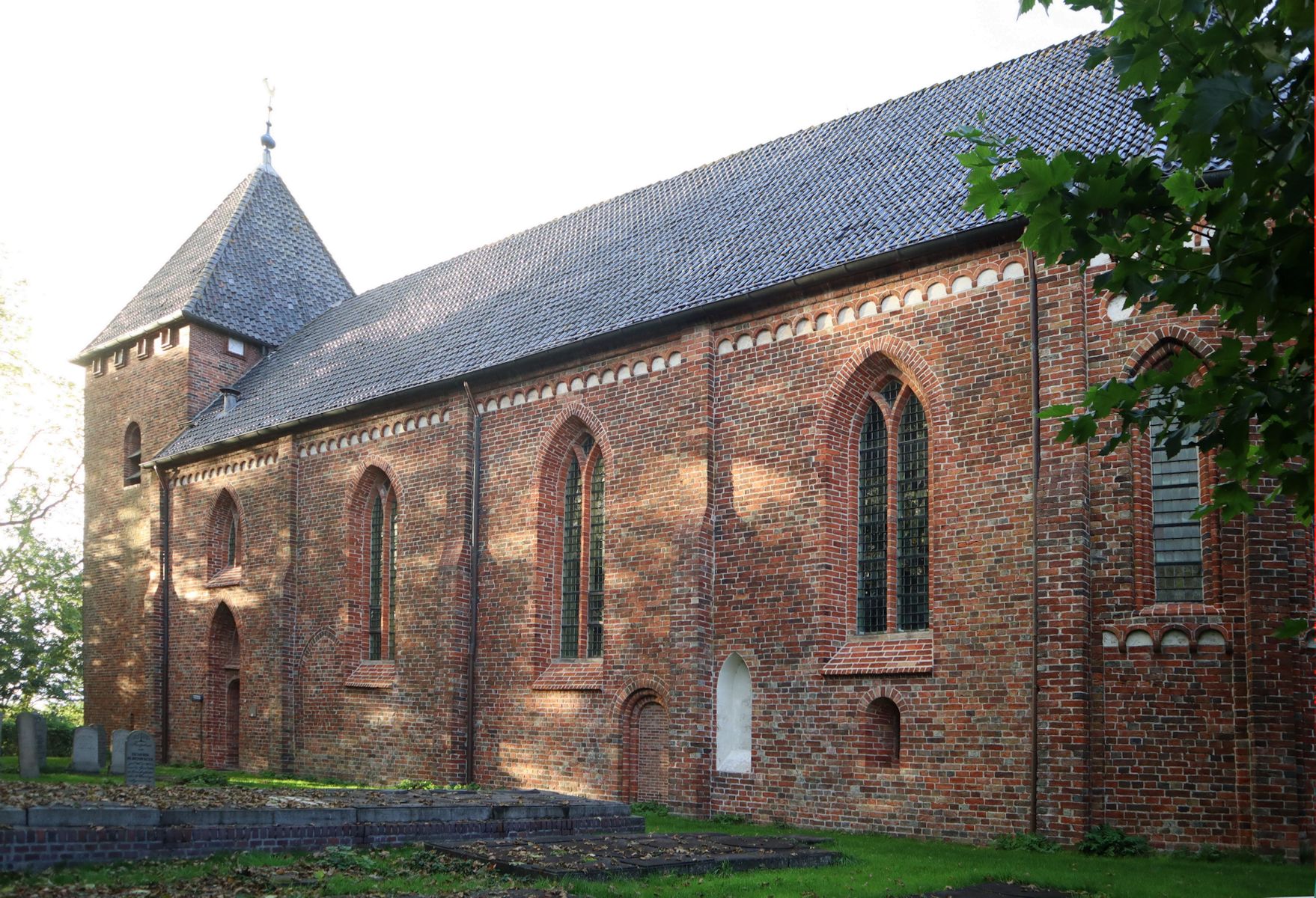 Kirche in Huizinge, erbaut um 1250