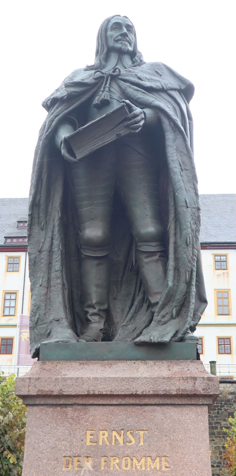 Caspar Finkenberger: Denkmal, 1904, vor dem Schloss Friedenstein in Gotha