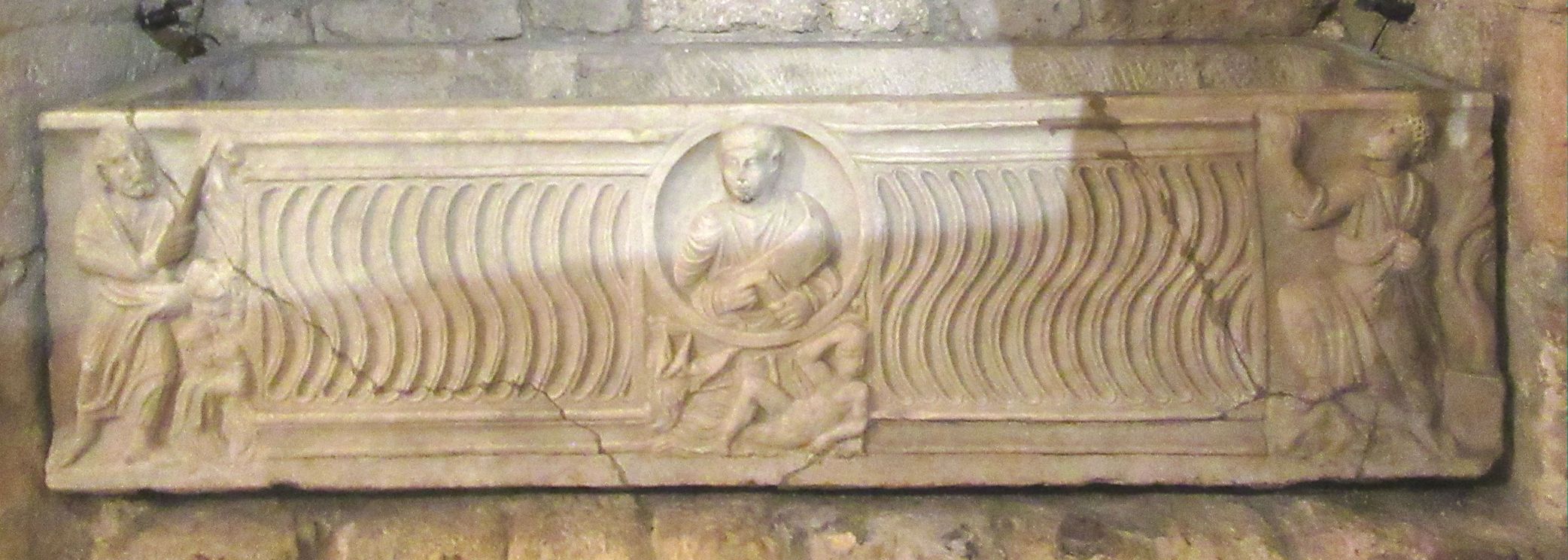 Eusebias Sarkophag, ursprünglich Grab eines Senators, um 315, in der Krypta der Kirche des Klosters Saint-Victor in Marseille