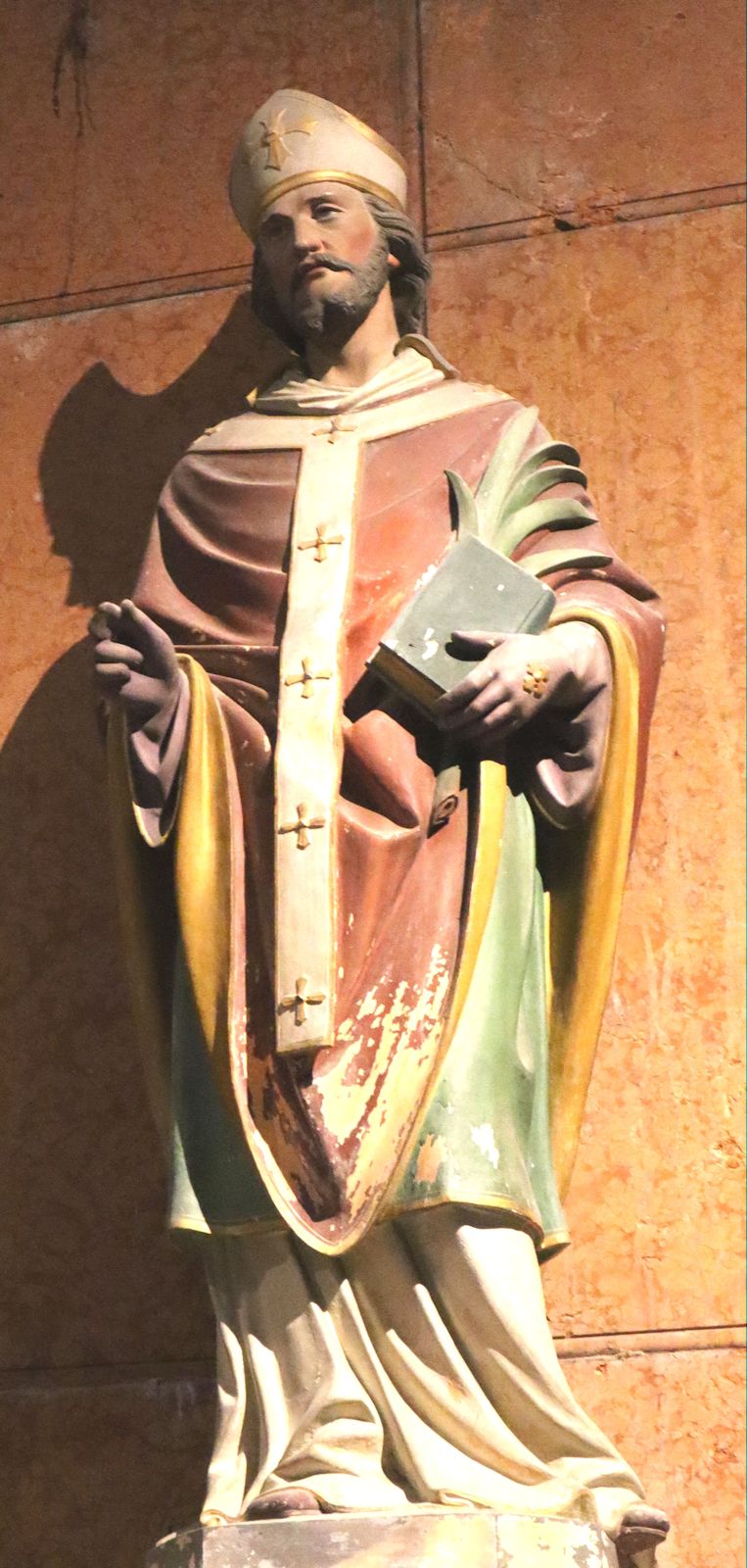 Statue in der Kirche Saint-Saveur in Figeac