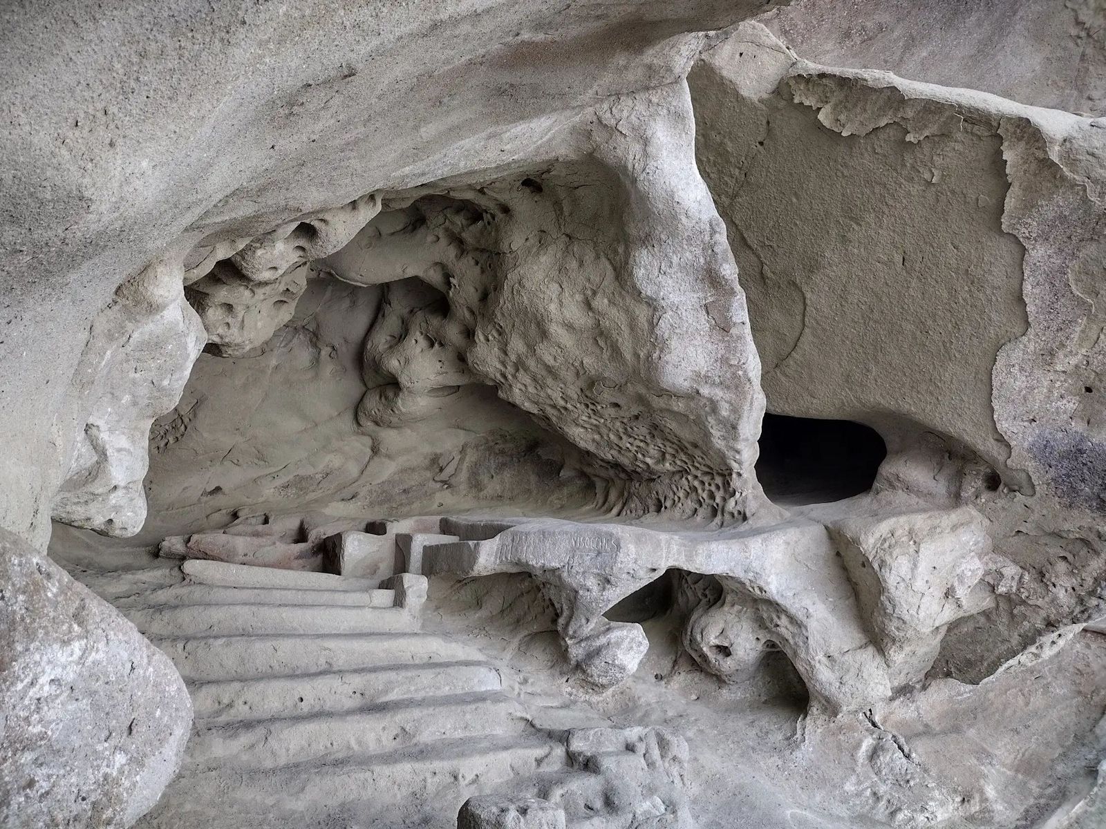 Höhle der Heiligen bei Pianello Val Tidone