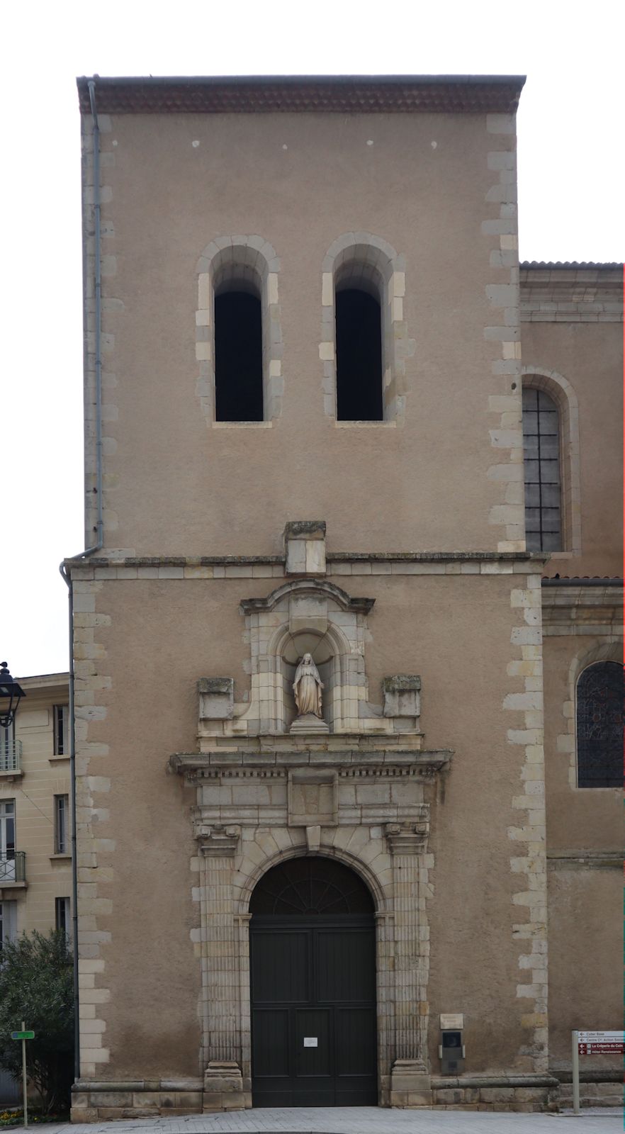 Turm der früheren Kathedrale in Castres
