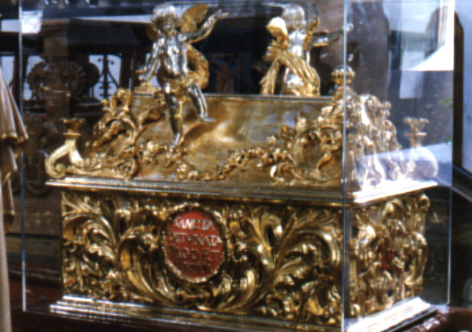 Reliquienschrein für Fortunata und Saturnina von Arras, um 1700, in der Saturnina geweihten Stiftskirche in Neuenheerse