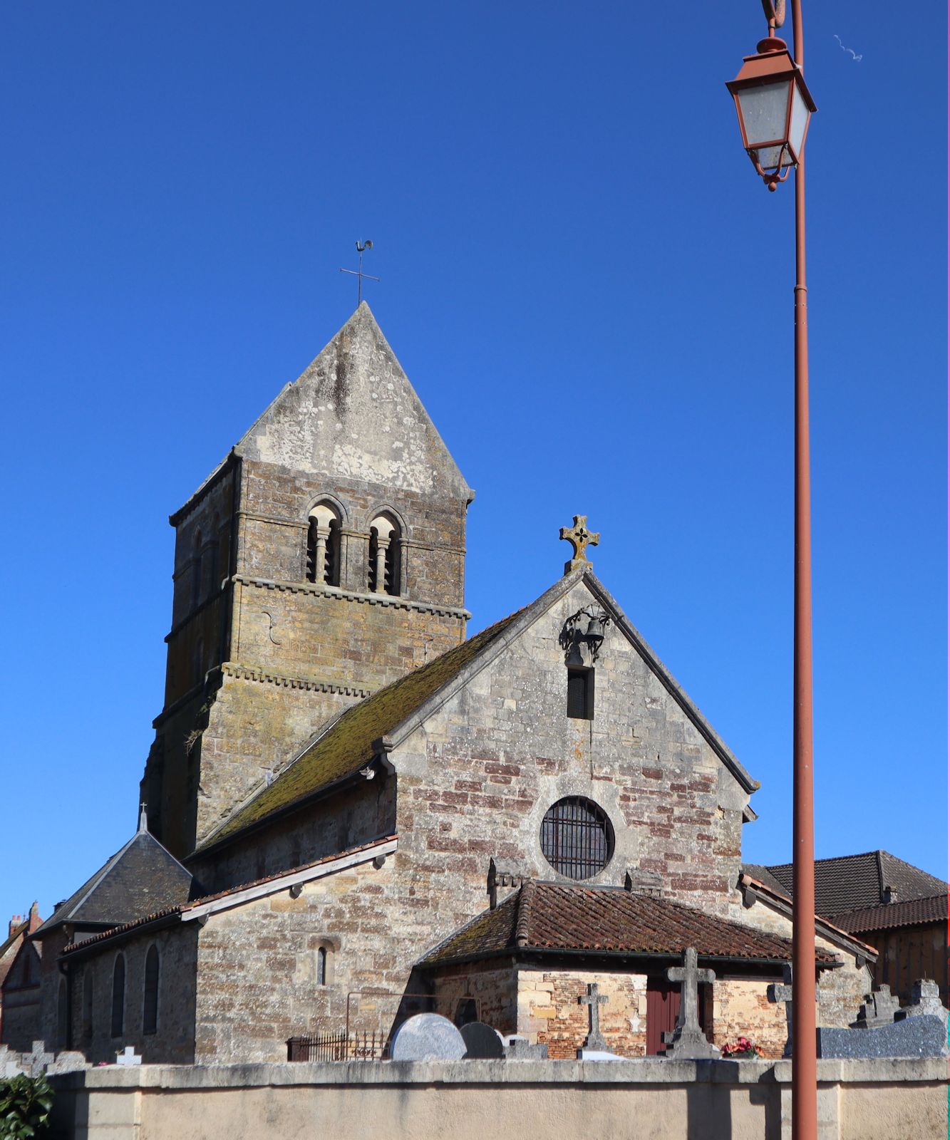 Pfarrkirche im kleinen Dorf Blesme