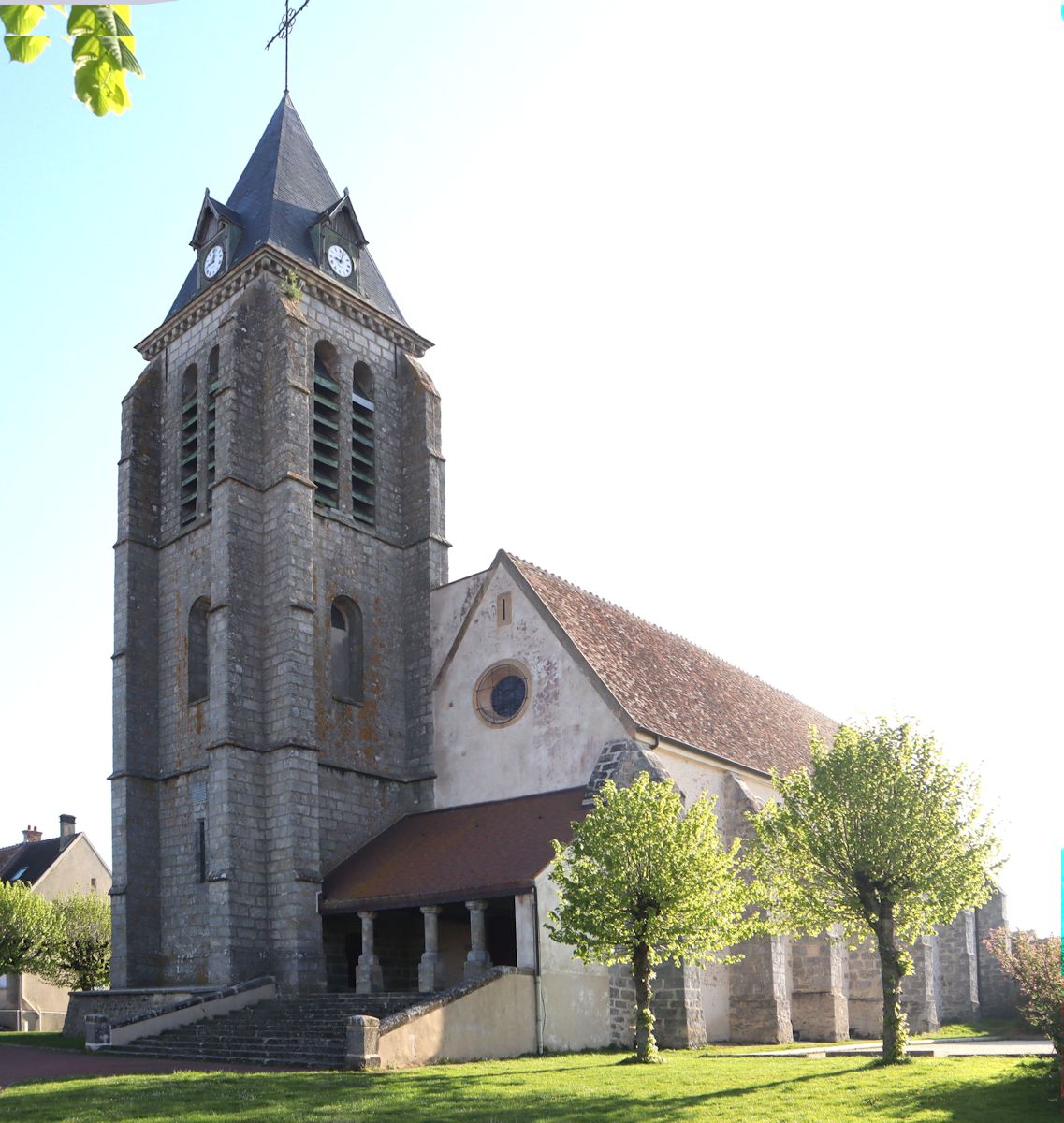 Pfarrkirche in Bombon, in der René Rouzé getauft wurde