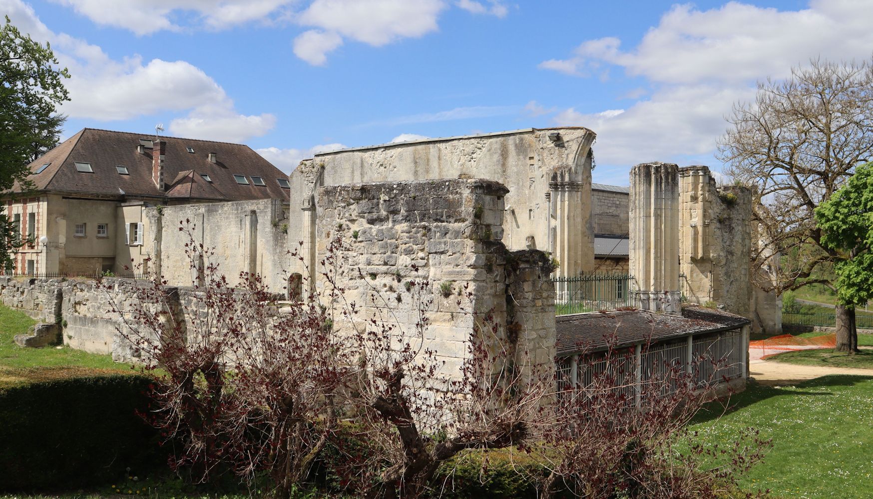 Ruine der Kirche des Klosters Saint-Arnoul in Crépy-en-Valois
