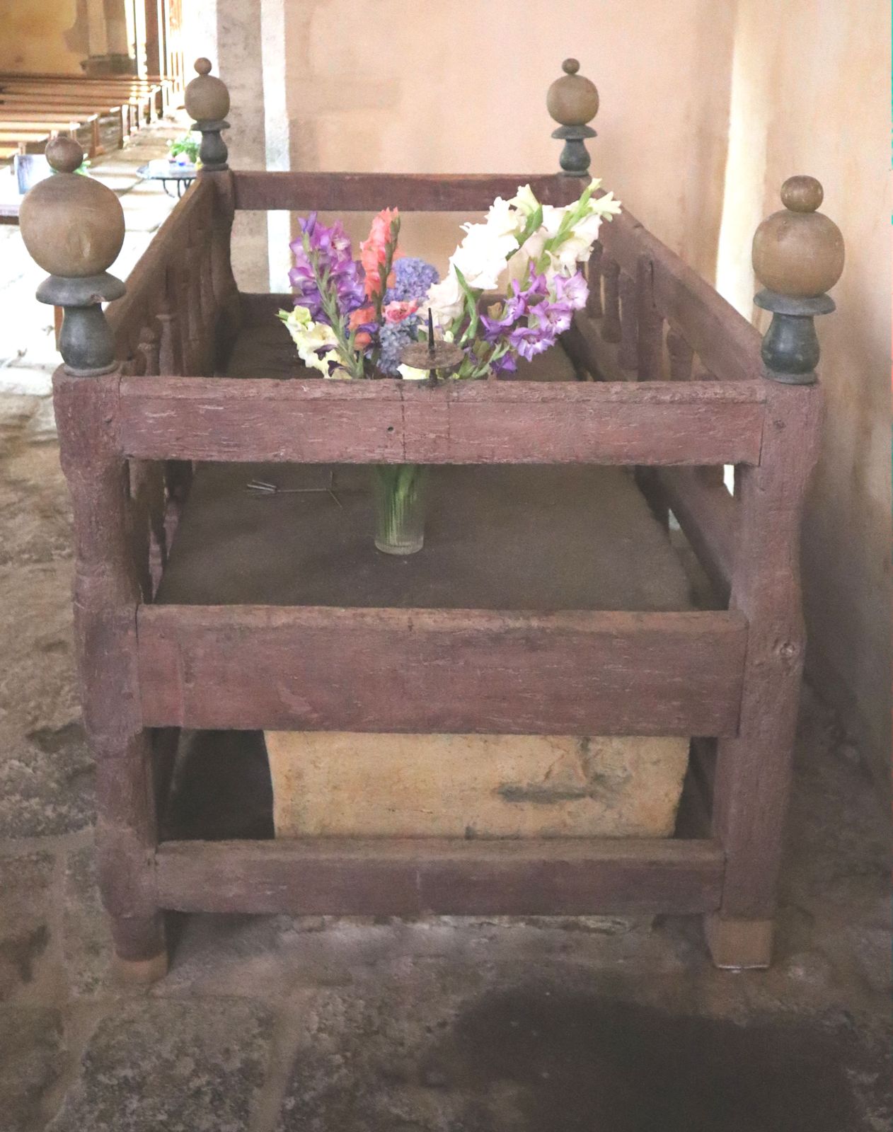 Gibrianus' Grab, 4. Jahrhundert, in der Kapelle Saint-Gobrien in Saint-Gobrien