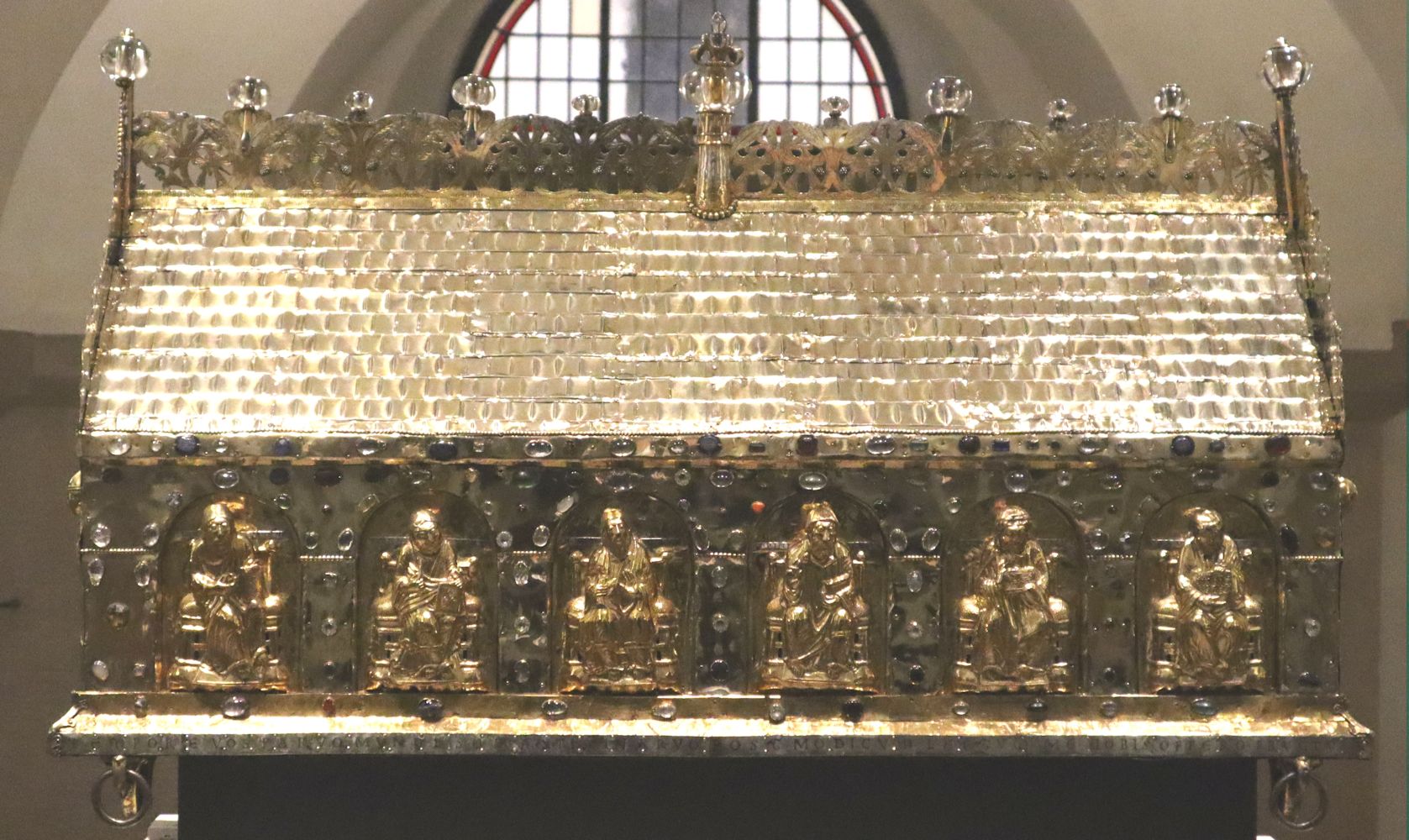 Godehard-Schrein mit seinen Reliquien, um 1140, in der Krypta des Doms in Hildesheim