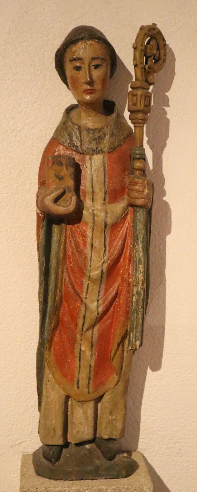 Statue im neuen Kloster Saint-Guénolé in Landévennec