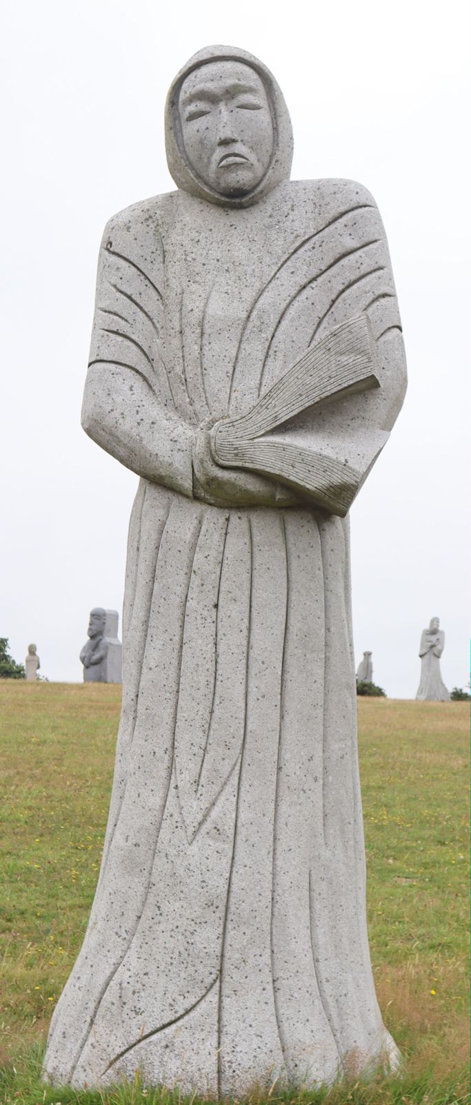 Seenu Shanmugam: Statue, 2013, im &bdquo;Vallée des Saints&rdquo; nahe Carnoët bei Saint-Brieuc