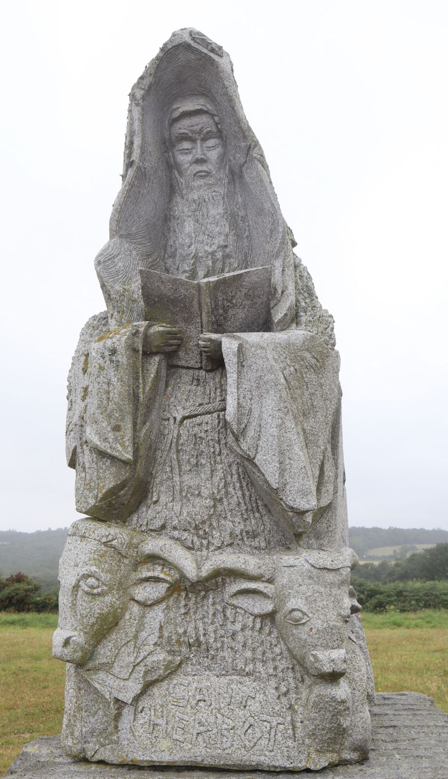 Gris de Louvigné: Statue, 2010, im &bdquo;Vallée des Saints&rdquo; nahe Carnoët bei Saint-Brieuc