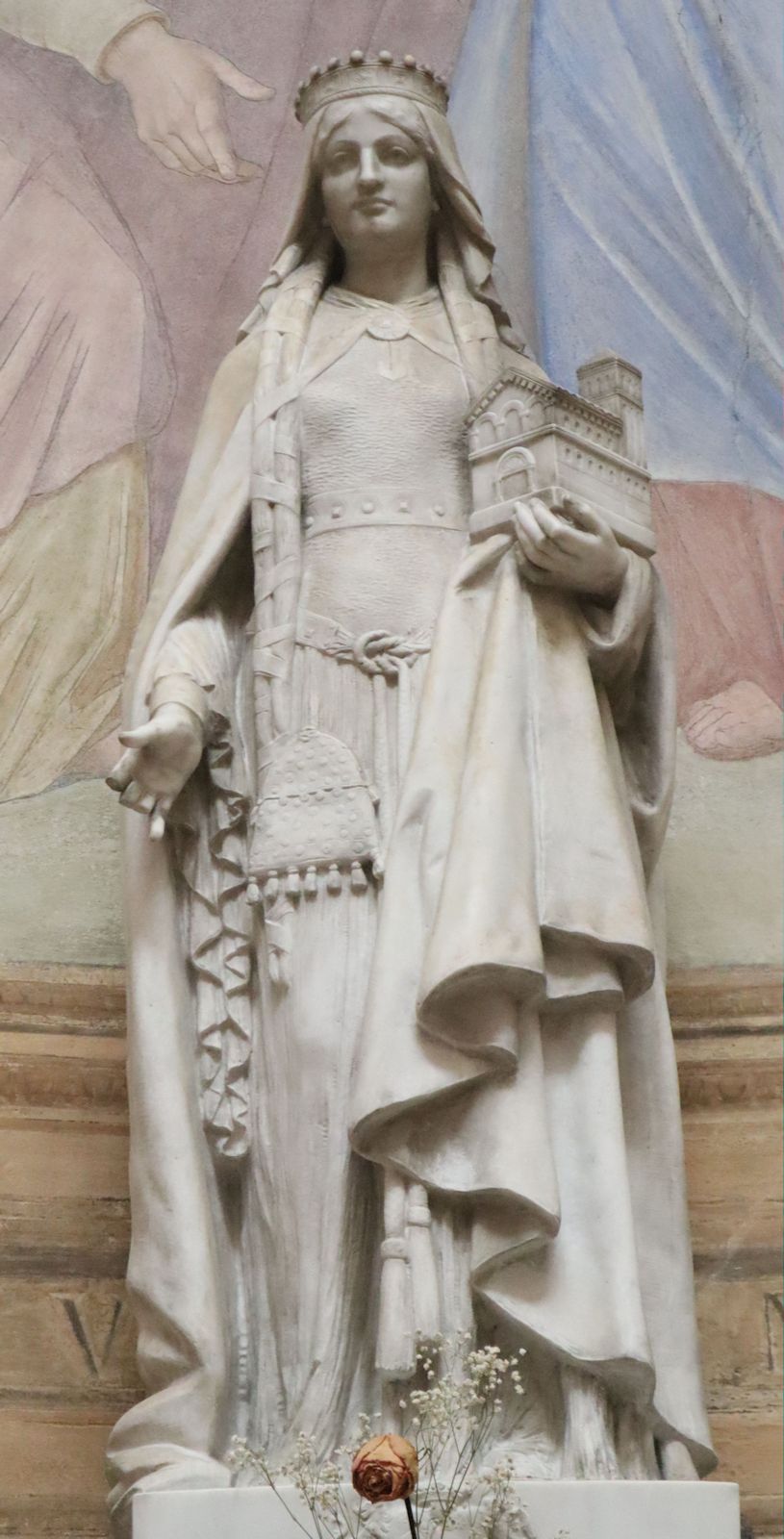Statue in der Kirche Notre-Dame-de-l'Immaculée-Conception in Boulogne-sur-Mer