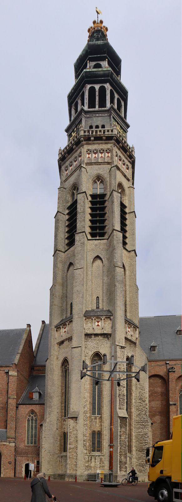Turm der &bdquo;Nieuwen Kerk&rdquo;, der Kirche der ehamligen Prämonstratenserabtei in Middelburg
