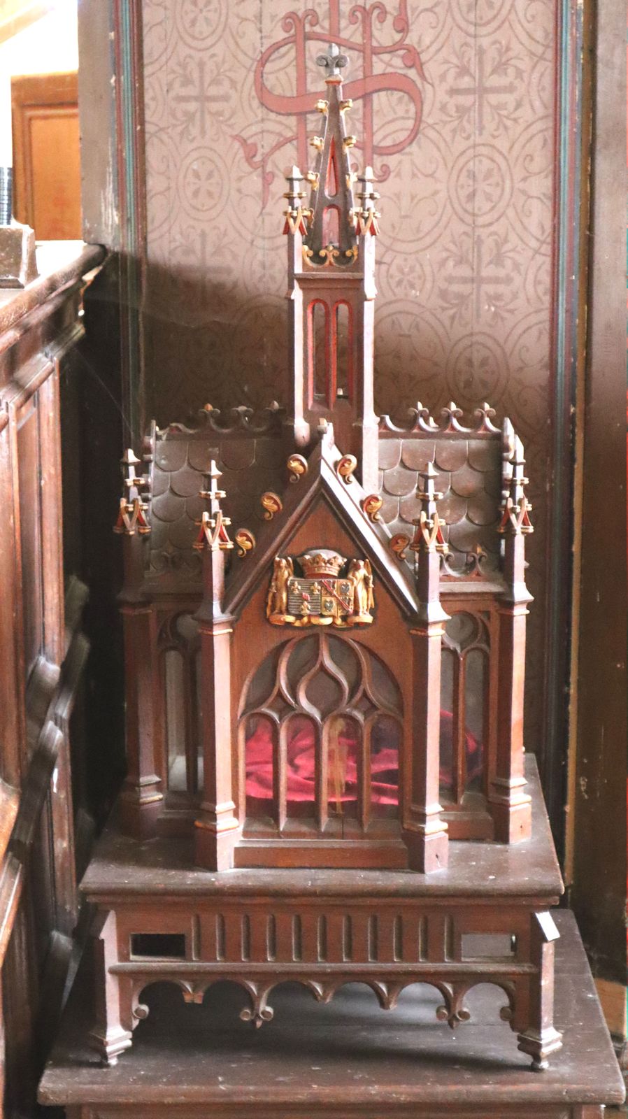 Reliquiar in der Kirche in Brasparts