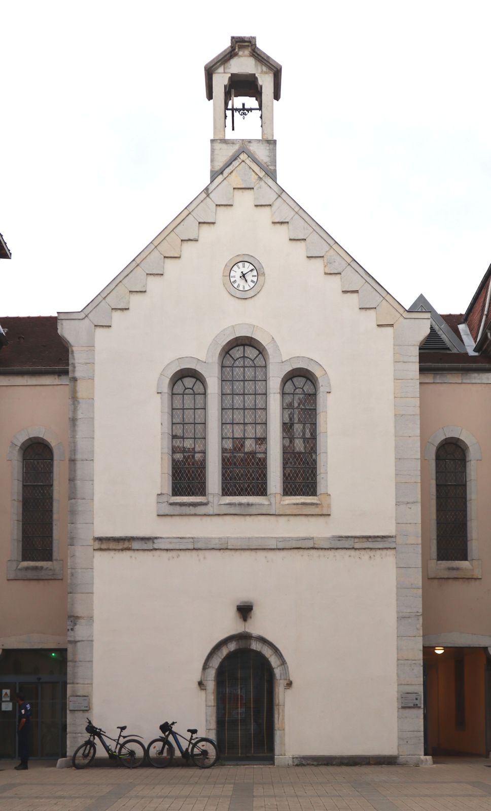 Kapelle der ersten Niederlassung der &bdquo;Sœurs de la Charité&bdquo; in Besançon, heute Polizeidienststelle