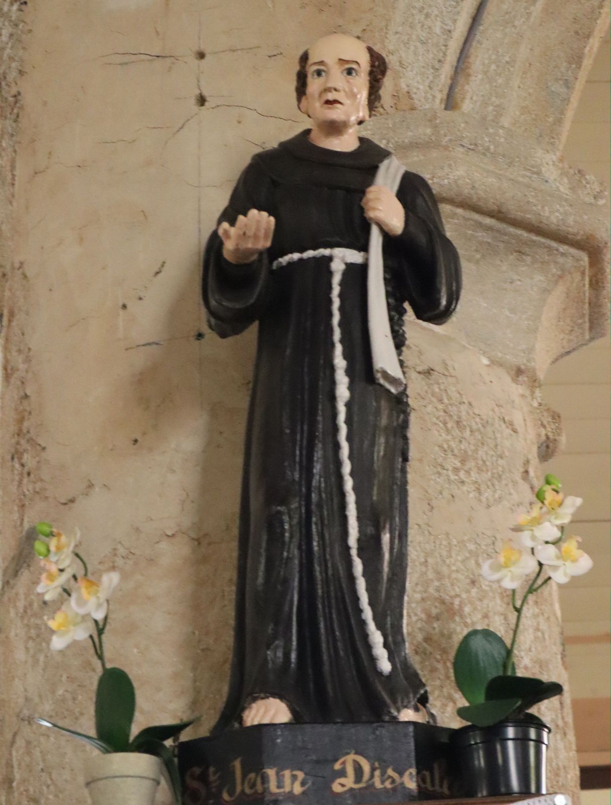 Statue in der Pfarrkirche in Saint-Vaugay