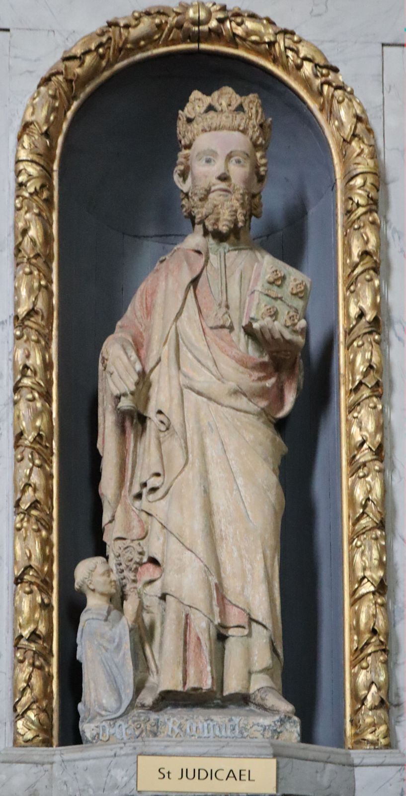 Statue, 15. Jahrhundert, in der Kirche des ehemaligen Klosters in Paimpont