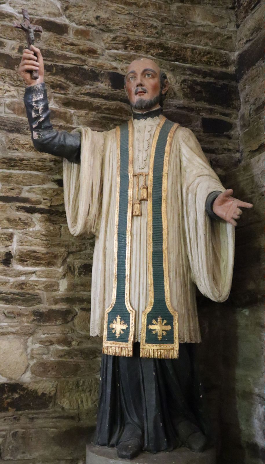 Statue in der Pfarrkirche in Plévin