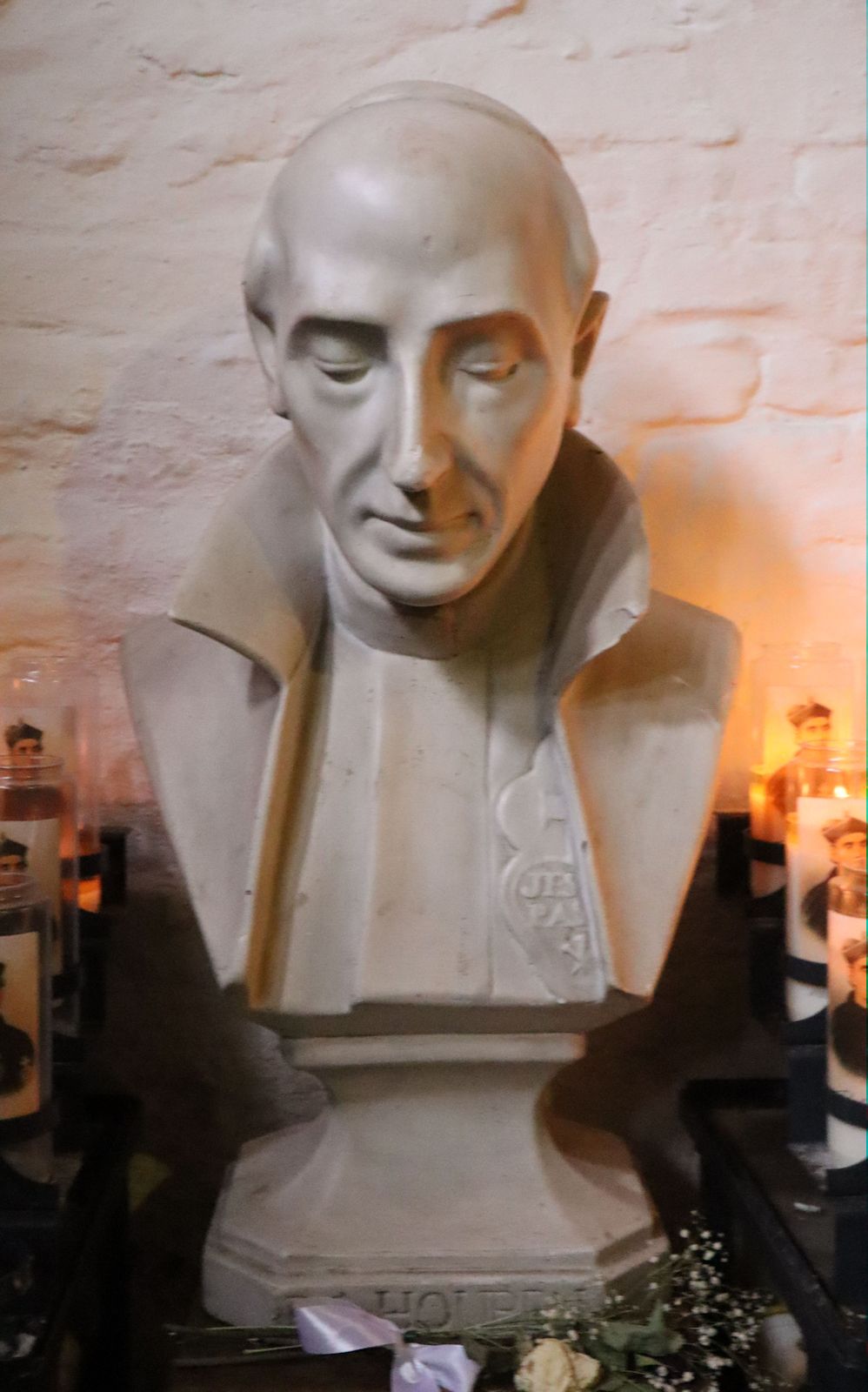 Büste in der Kapelle am Geburtshaus von Johannes Andreas Houben in Munstergeleen