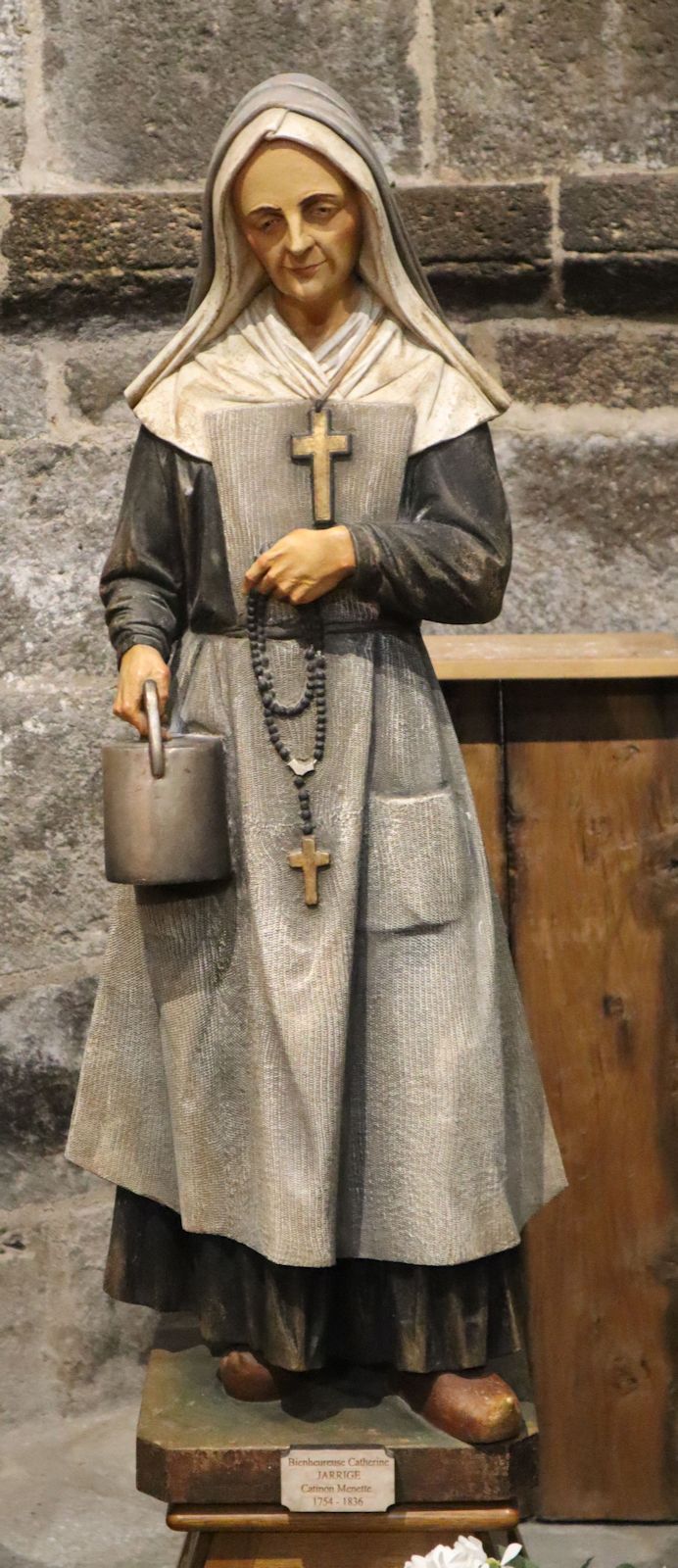 Statue in der Stadtkirche Notre-Dame-des-Miracles in Mauriac
