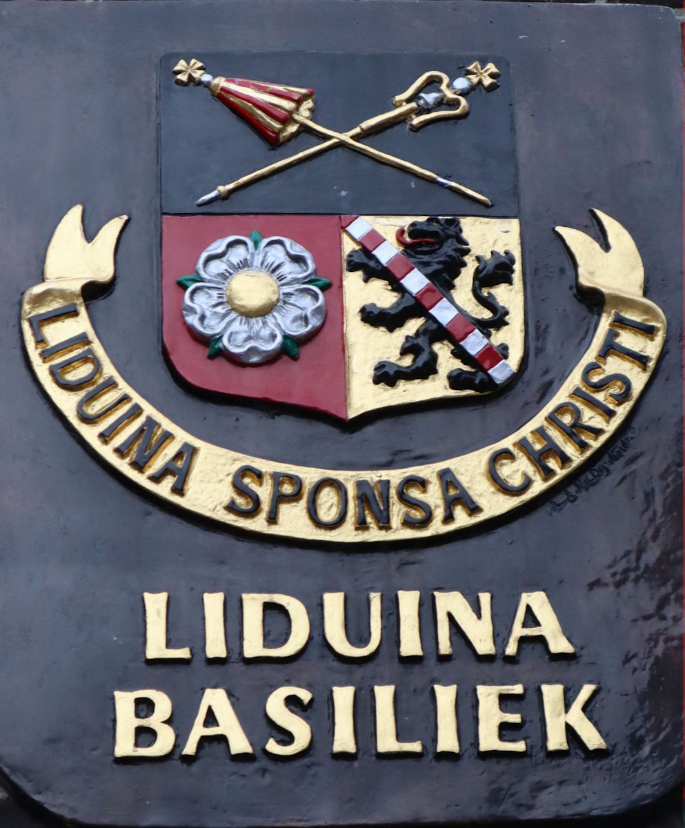 Wappen an der Kirche H. Liduina und Unsere Liebe Frau vom Rosenkranz in Schiedam