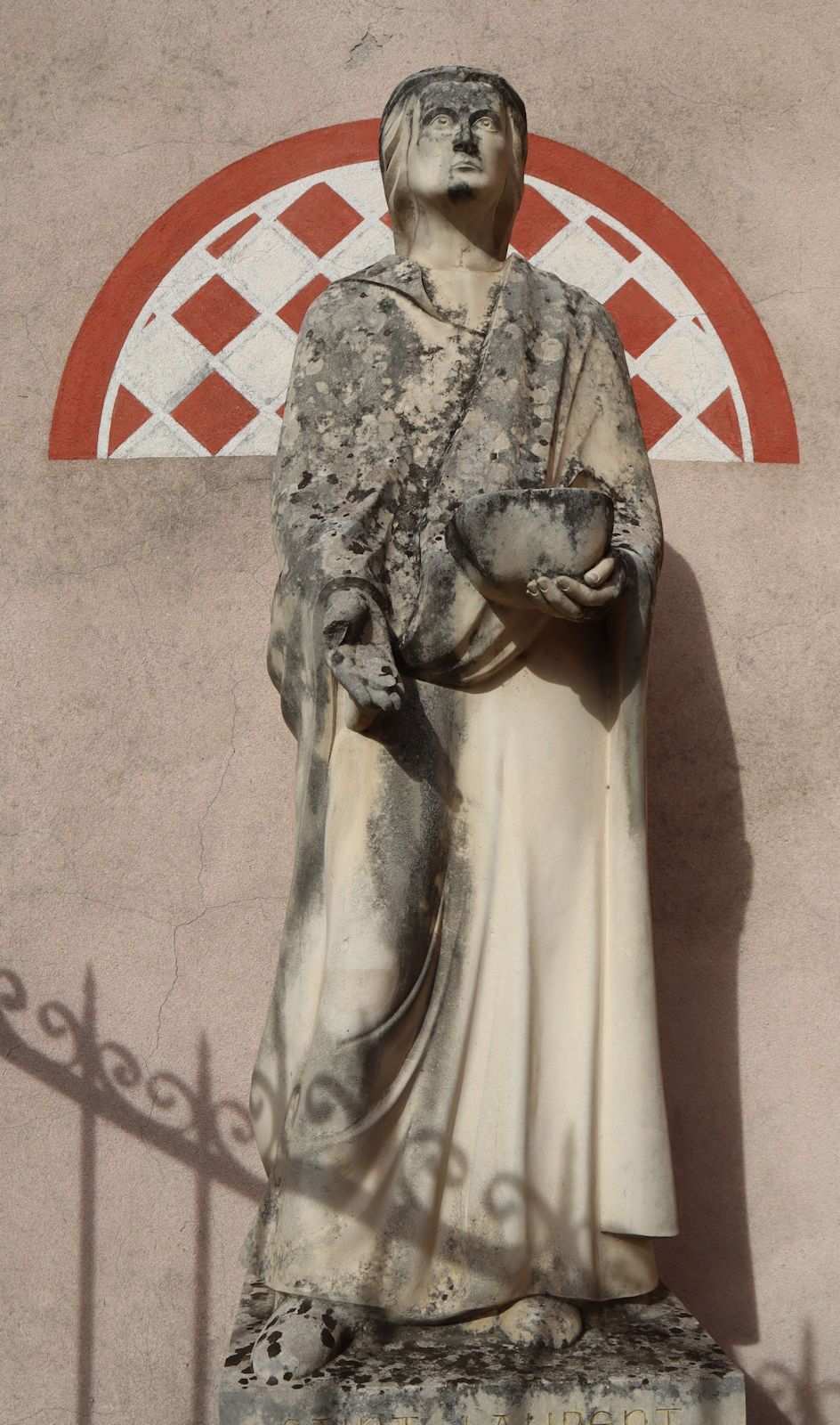 Statue an der Pfarrkirche in Hériménil