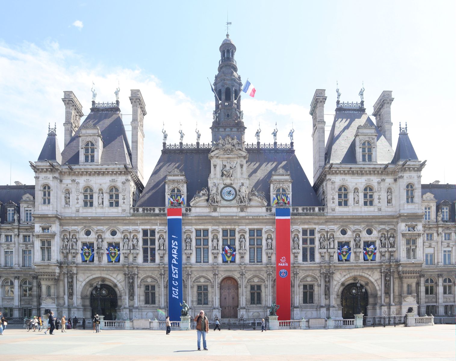 Rathaus von Paris, Fassade zum Place de l'Hôtel de Ville