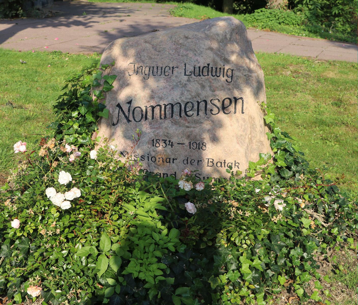 Gedenkstein für Nommensen an der Kirche in Odenbüll auf Nordstrand