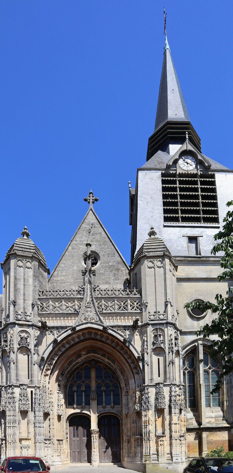 Portal der Kirche Saint-Pierre in Montdidier