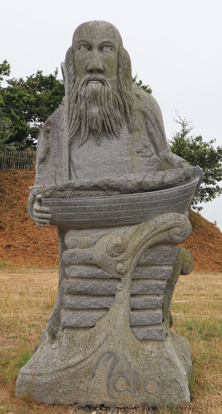 Patrice Le Guen: Statue, 2009, im „Vallée des Saints” nahe Carnoët bei Saint-Brieuc
