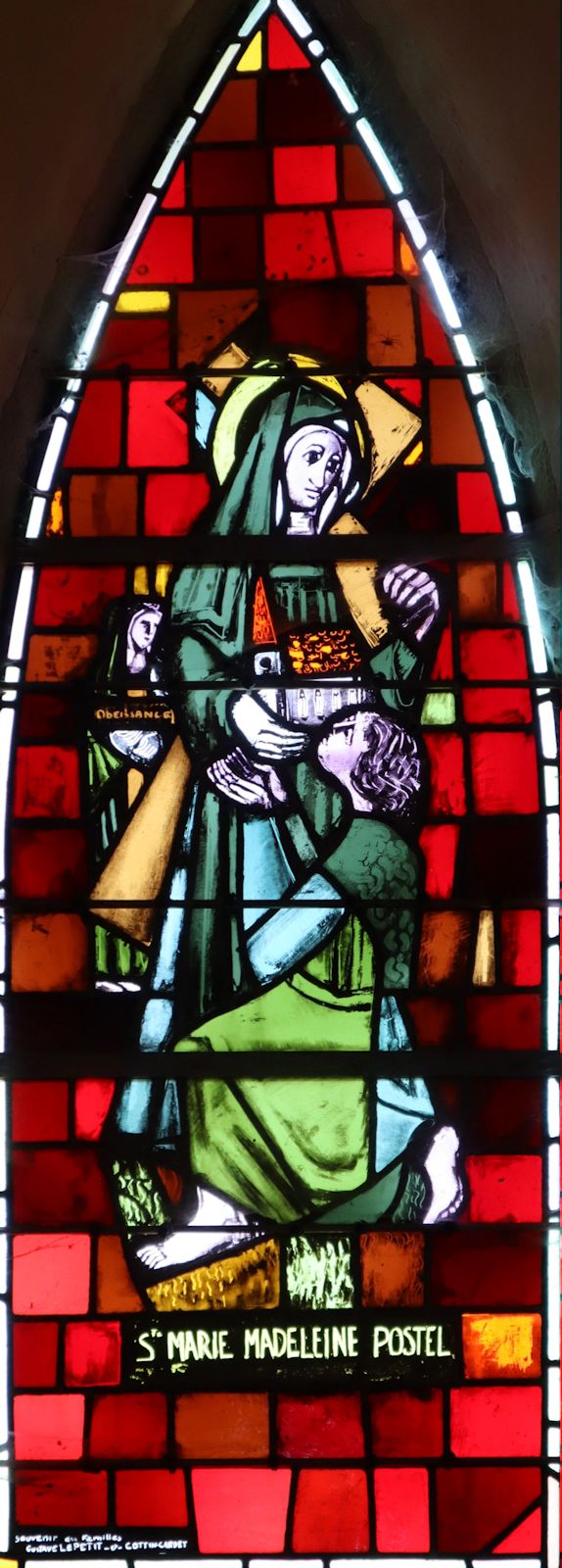 Glasfenster in der Pfarrkirche in Les Moitiers-en-Bauptois, einem Ortsteil von Picauville bei Saint-Lô