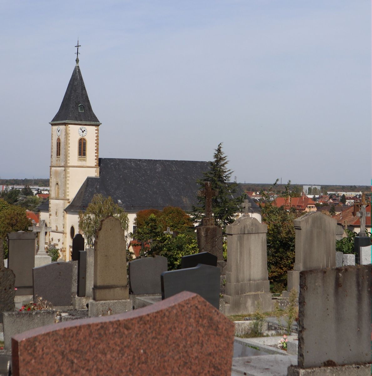 Friedhof und Pfarrkirche in Rixheim