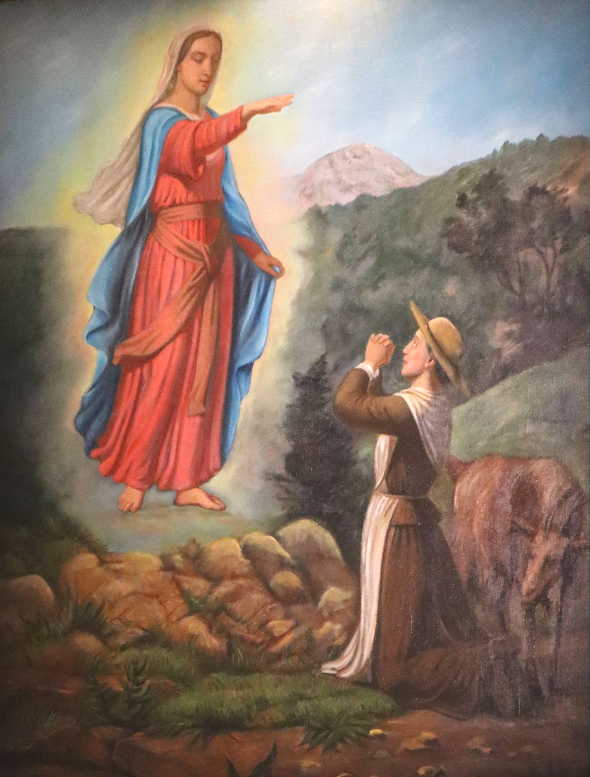 Maria erscheint am 29. September 1664 Benoîte Rencurel an der Stelle Pindreau - heute ein Steinhaufen mit Bronzeskulpturen -, im Sanktuarium bei Saint-Étienne-le-Laus