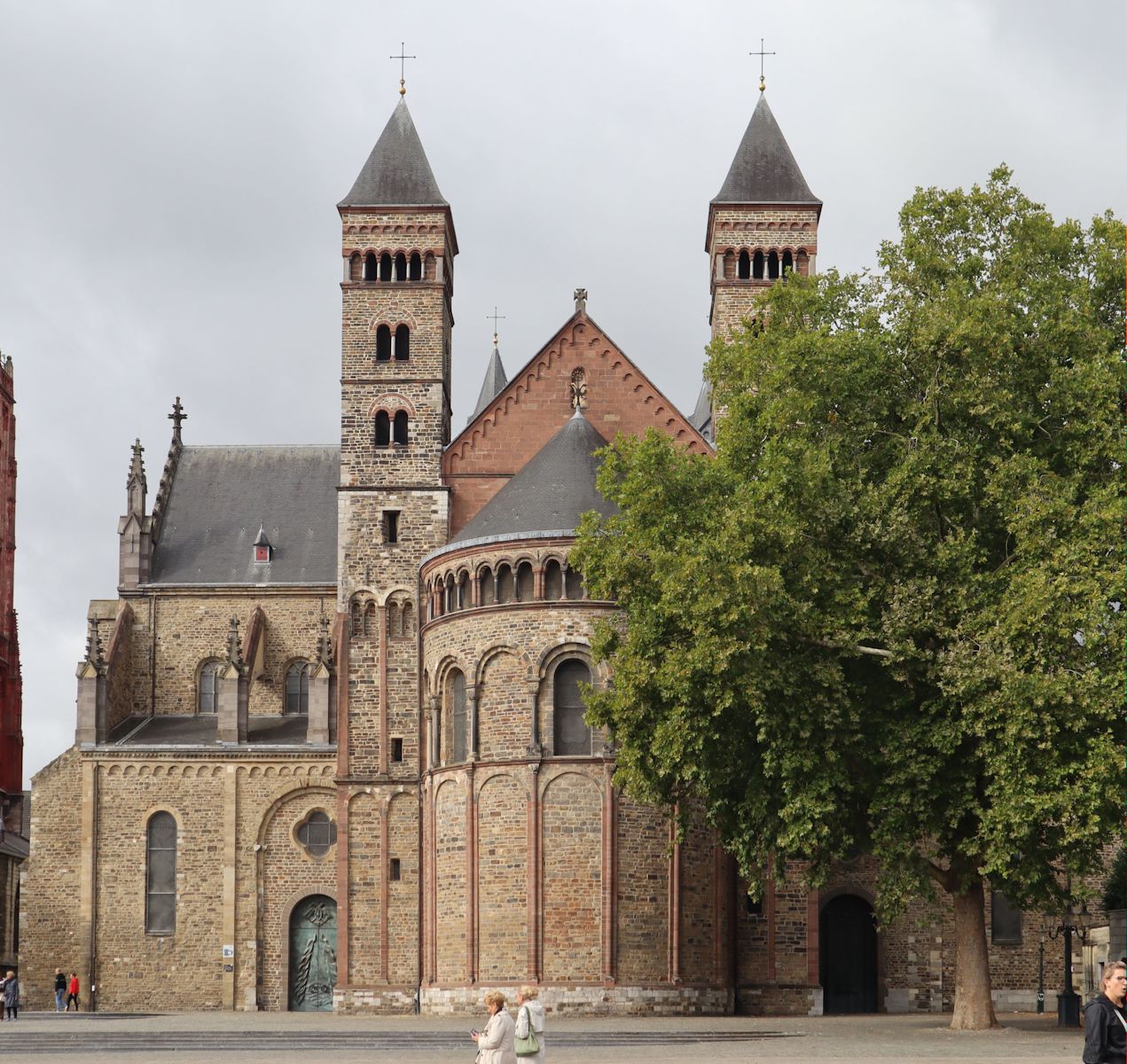 Chorseite der Basilika Sint Servaas in Maastricht 