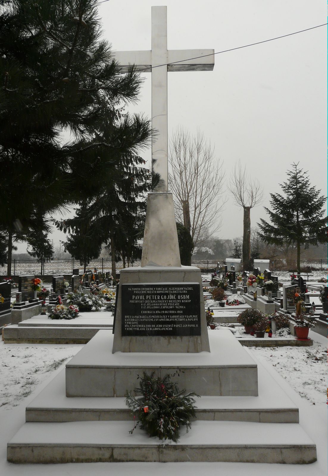Denkmal für Paul Peter Gojdic auf dem Friedhof in Prešov